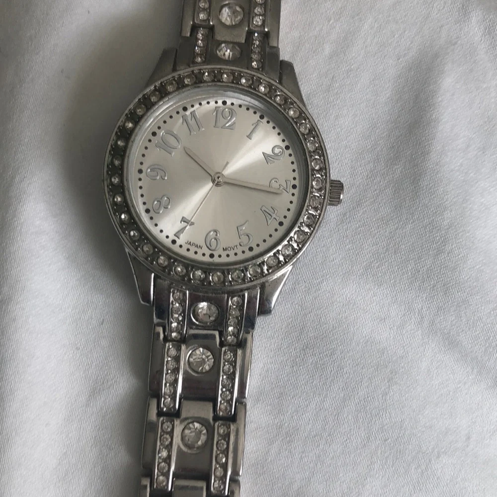 Silver watch - Picture 1 of 5
